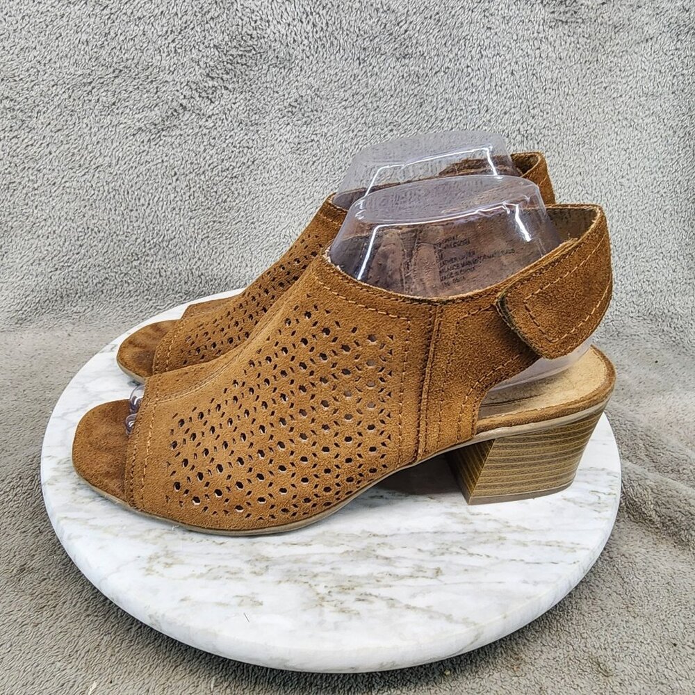Vintage 7 Eight Womens Size 8 Lenora Brown Perforated Suede Heeled Sandals *GUC*